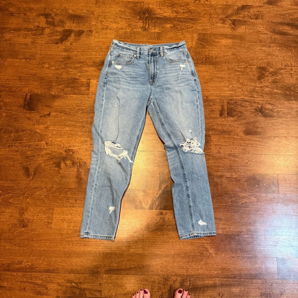 American Eagle Outfitters Light Blue Distressed Boyfriend Jeans